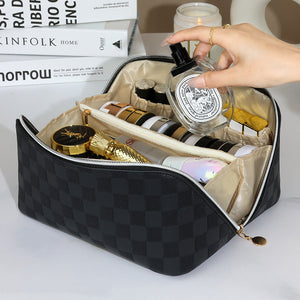 Large Capacity Travel Cosmetic Makeup Bag PU Leather Waterproof Portable Pillow Bag with Handle and Divider Multifunctional Storage Bag Makeup Accesso